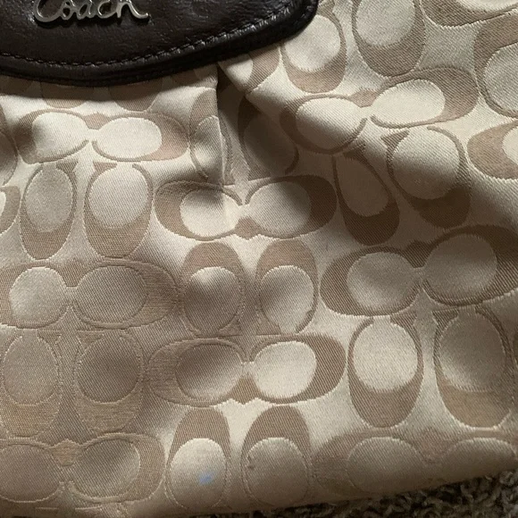 COACH Ashley Signature Hobo Handbag, Tan, Good Condition. Minor flaws. - Picture 2 of 5